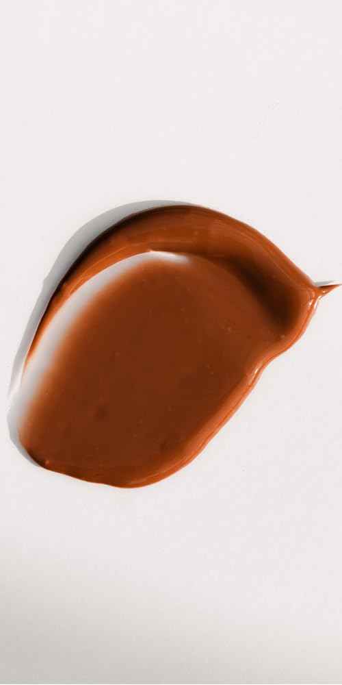 Dr. Hauschka Translucent Bronzing Tint creates a natural glow that complements makeup looks.