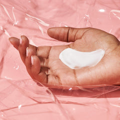 Sili Body Lotion texture close-up shows light, quick-absorbing moisture.