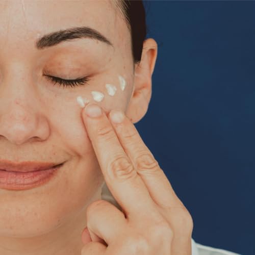 DS Dermasensa K Super Eye Serum texture close-up showing fast absorption