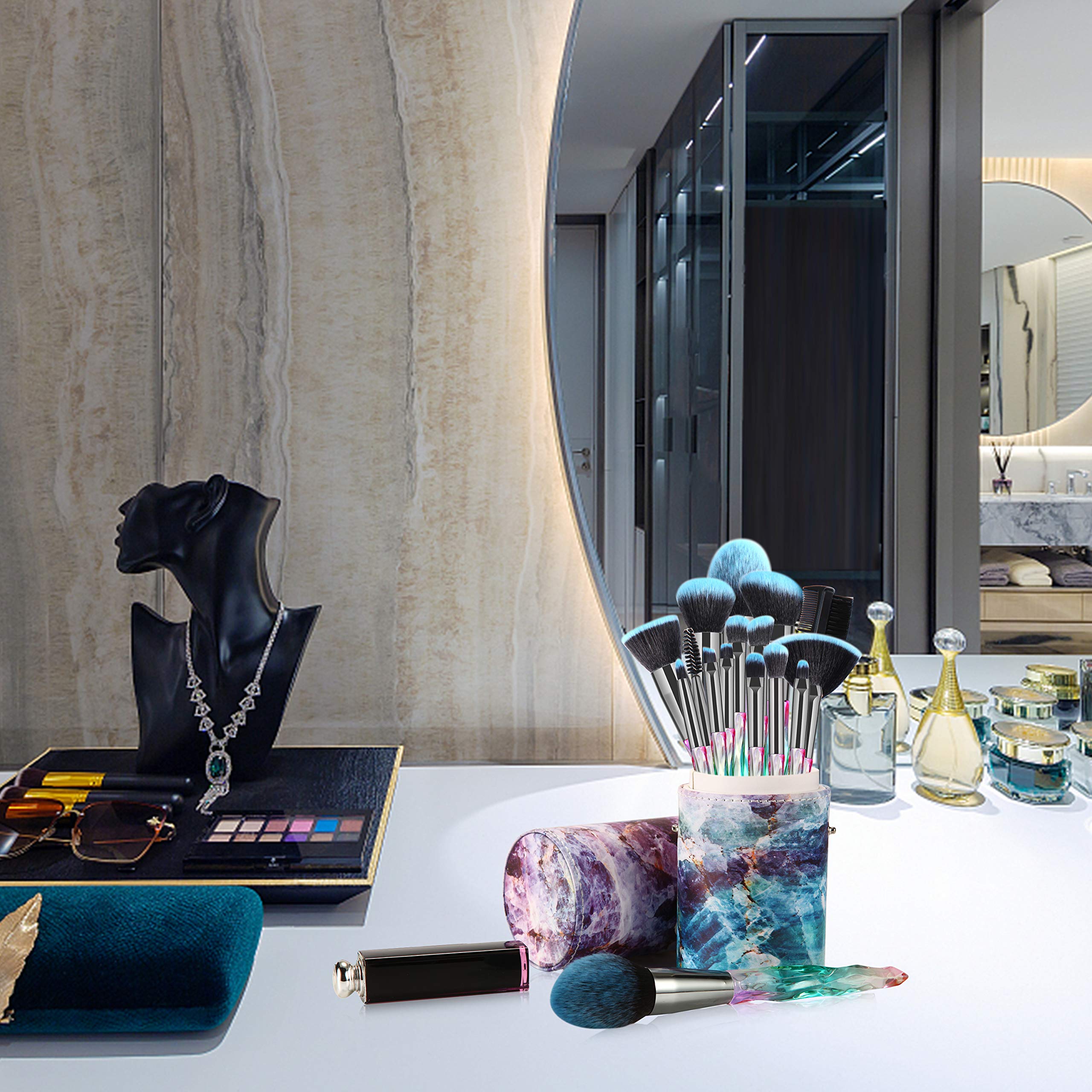 DUAIU blue-packaging highlights a premium, ready-to-gift kit.