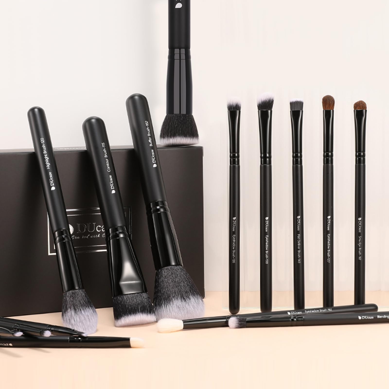 DUcare all-in-one brush set helps finish liquid, powder, and cream makeup.