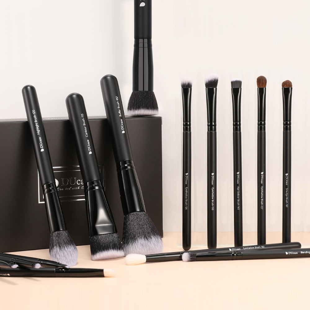 DUcare all-in-one brush set helps finish liquid, powder, and cream makeup.
