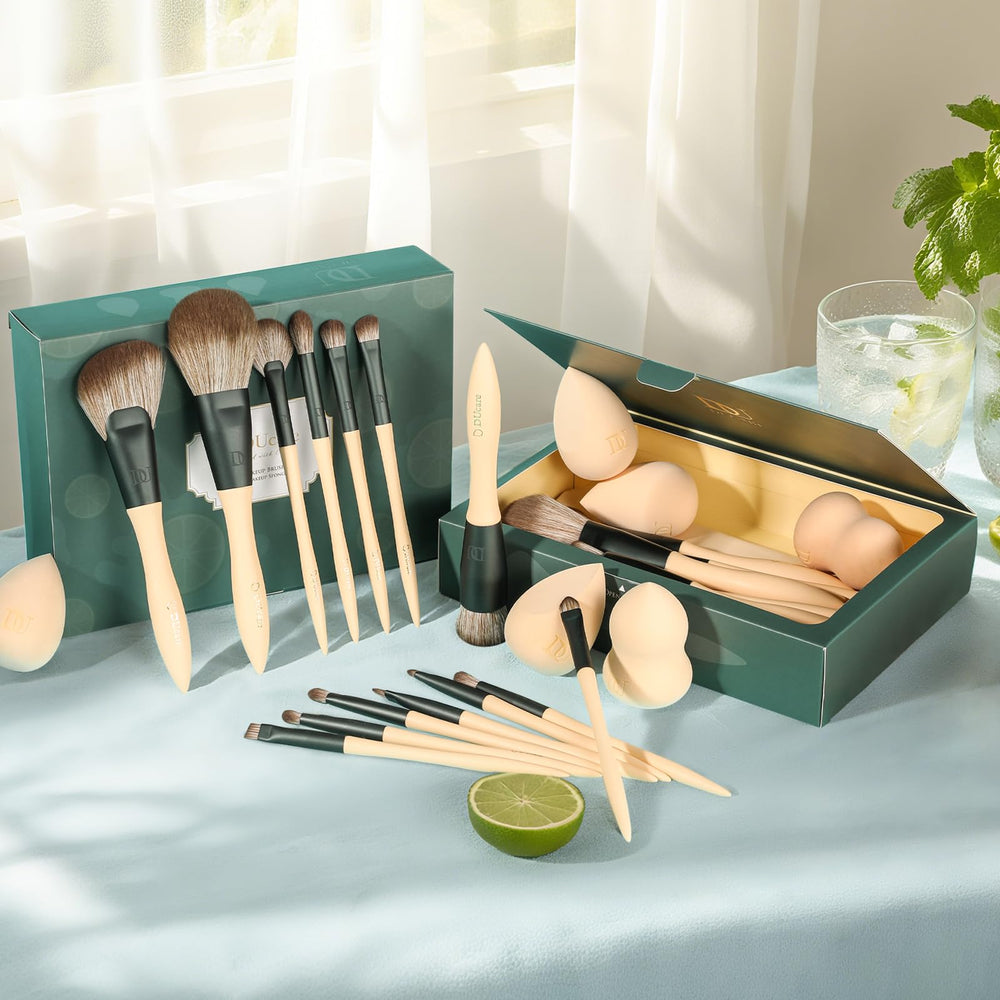 DUcare Christmas makeup gift set brushes highlights a premium brush collection for flawless finishes.