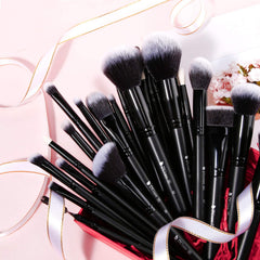 DUcare eye brushes collection delivers precise blending for daily and evening looks.