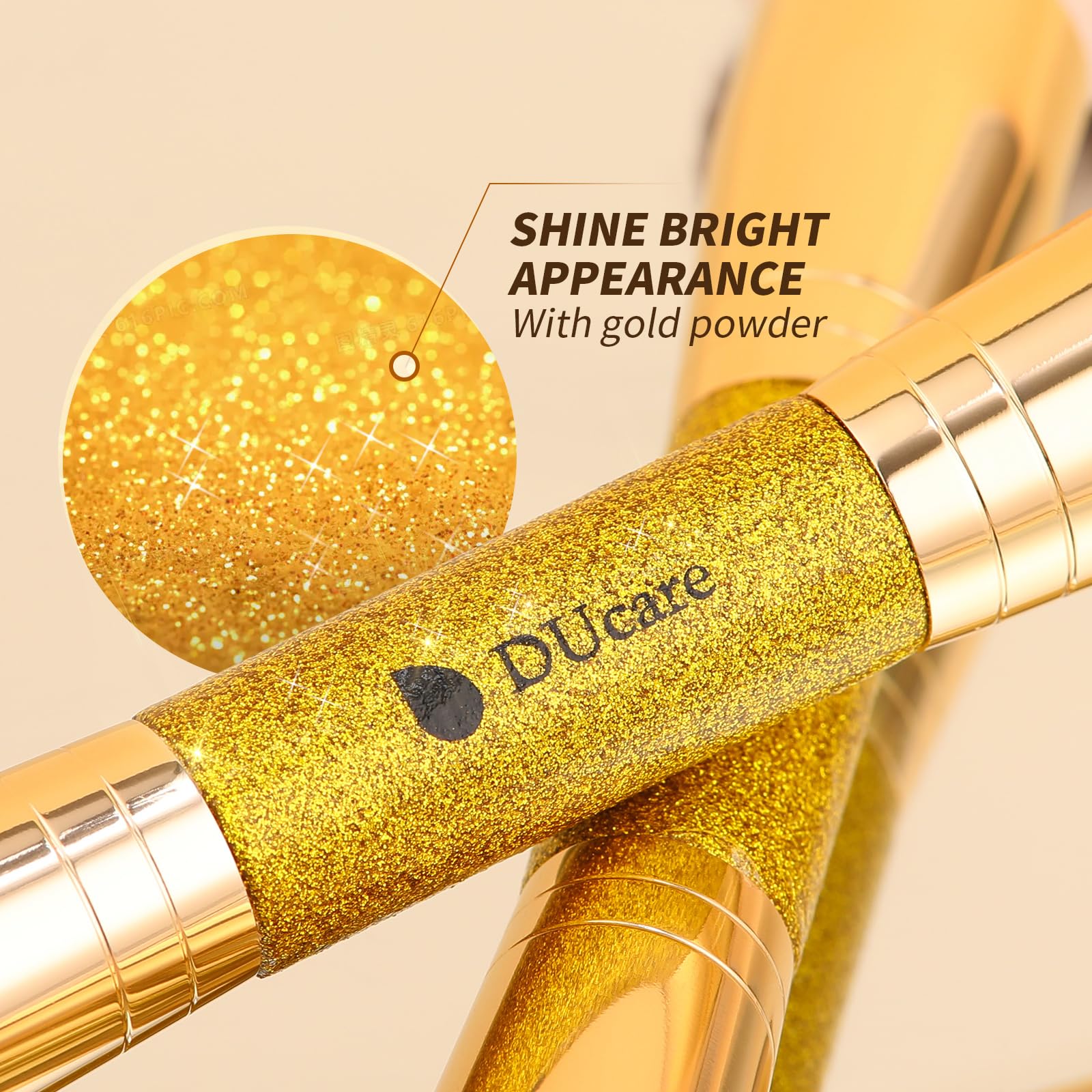 DUcare setting powder brush with small end for seamless finish and precise blending.