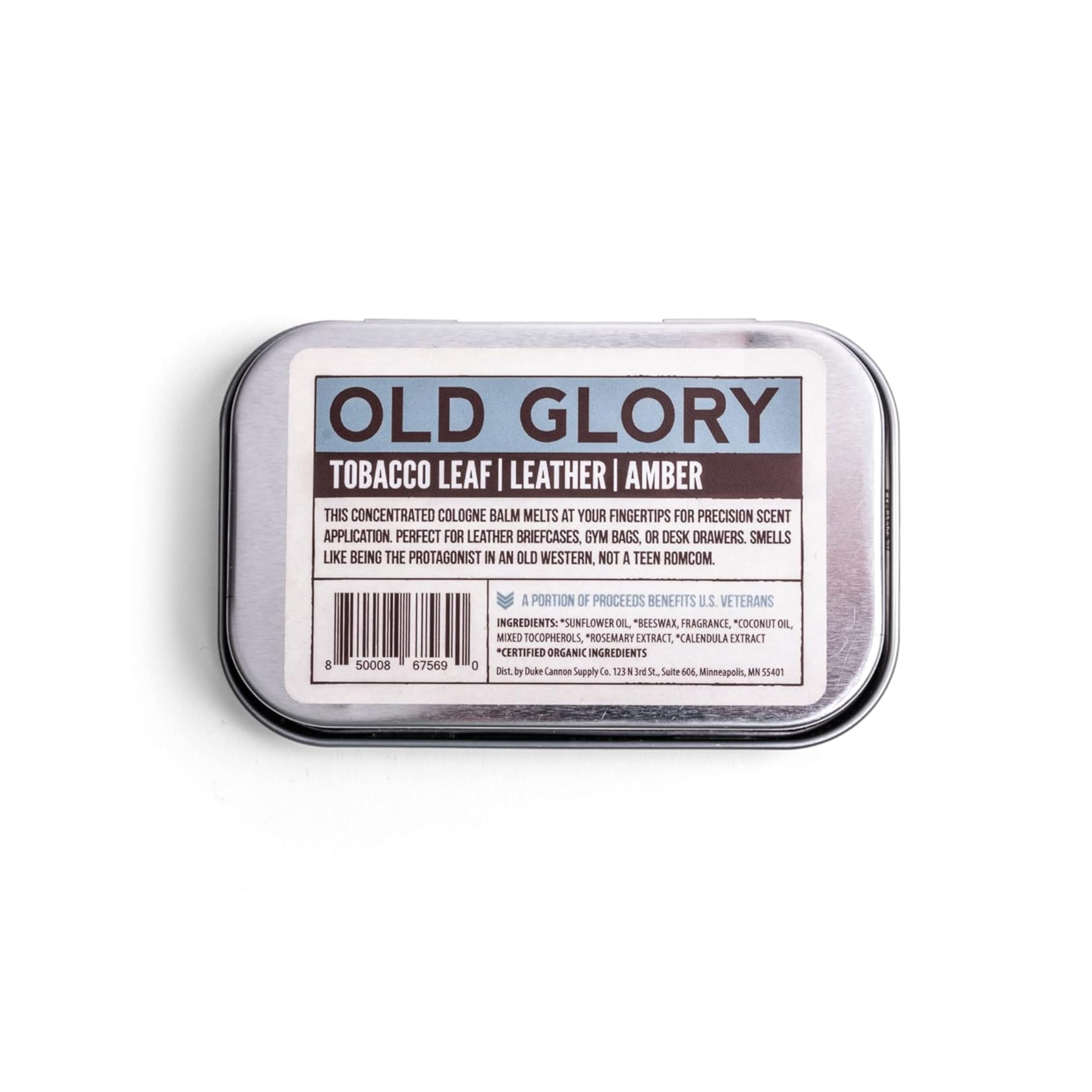 Duke Cannon Old Glory notes of tobacco amber and leather for a refined experience.