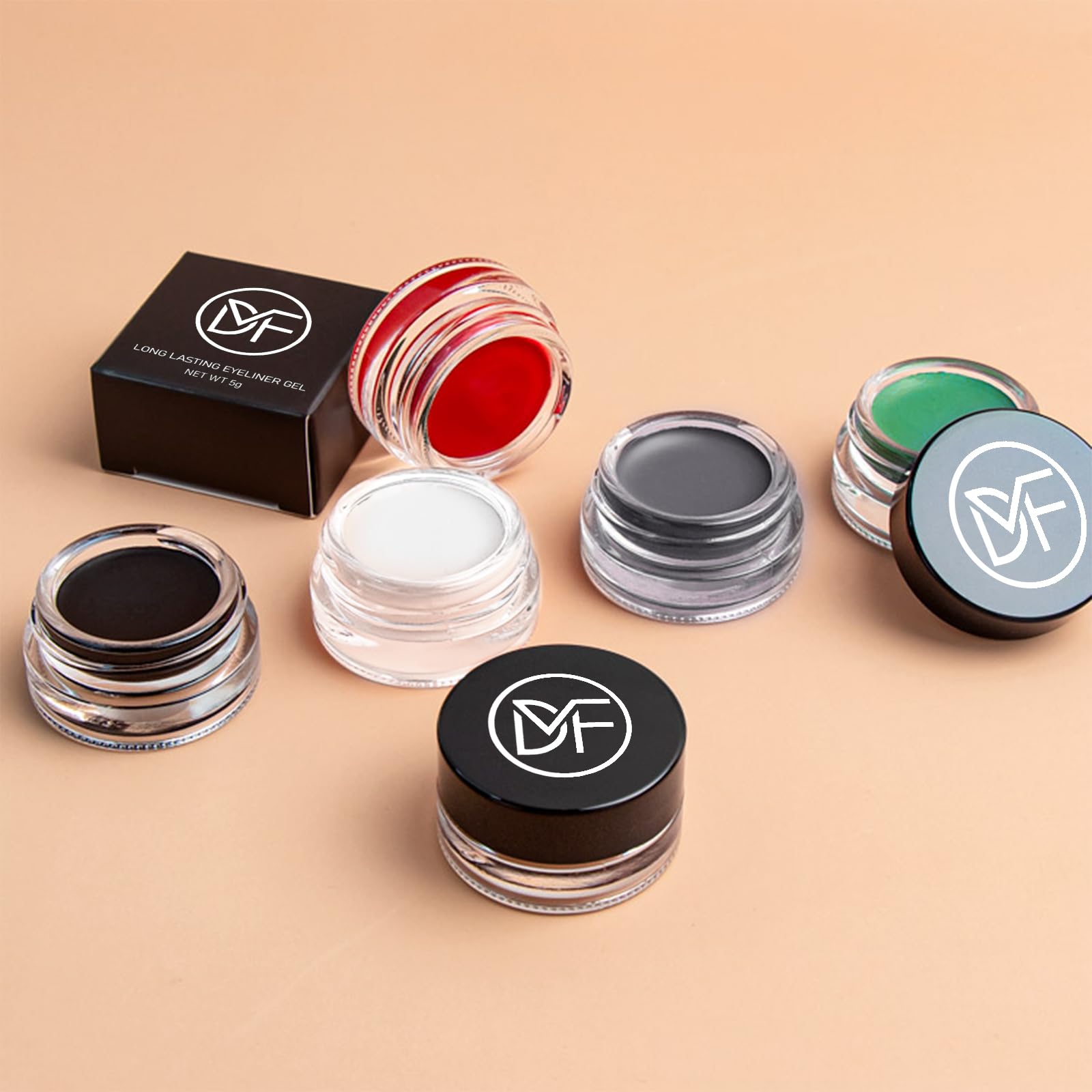 DuralineMakeupFixer waterproof gel on eyelid demonstrates smudge-proof wear.