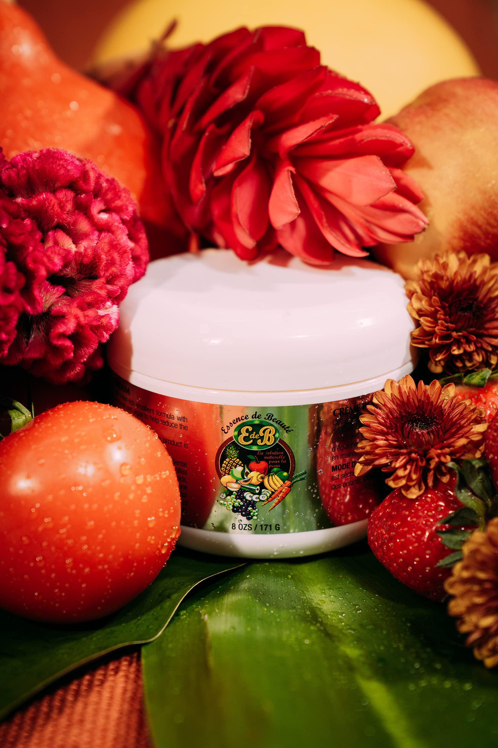 E de B Essence de Beaute Collagen Cream texture closeup showcases rich emollience for dry skin