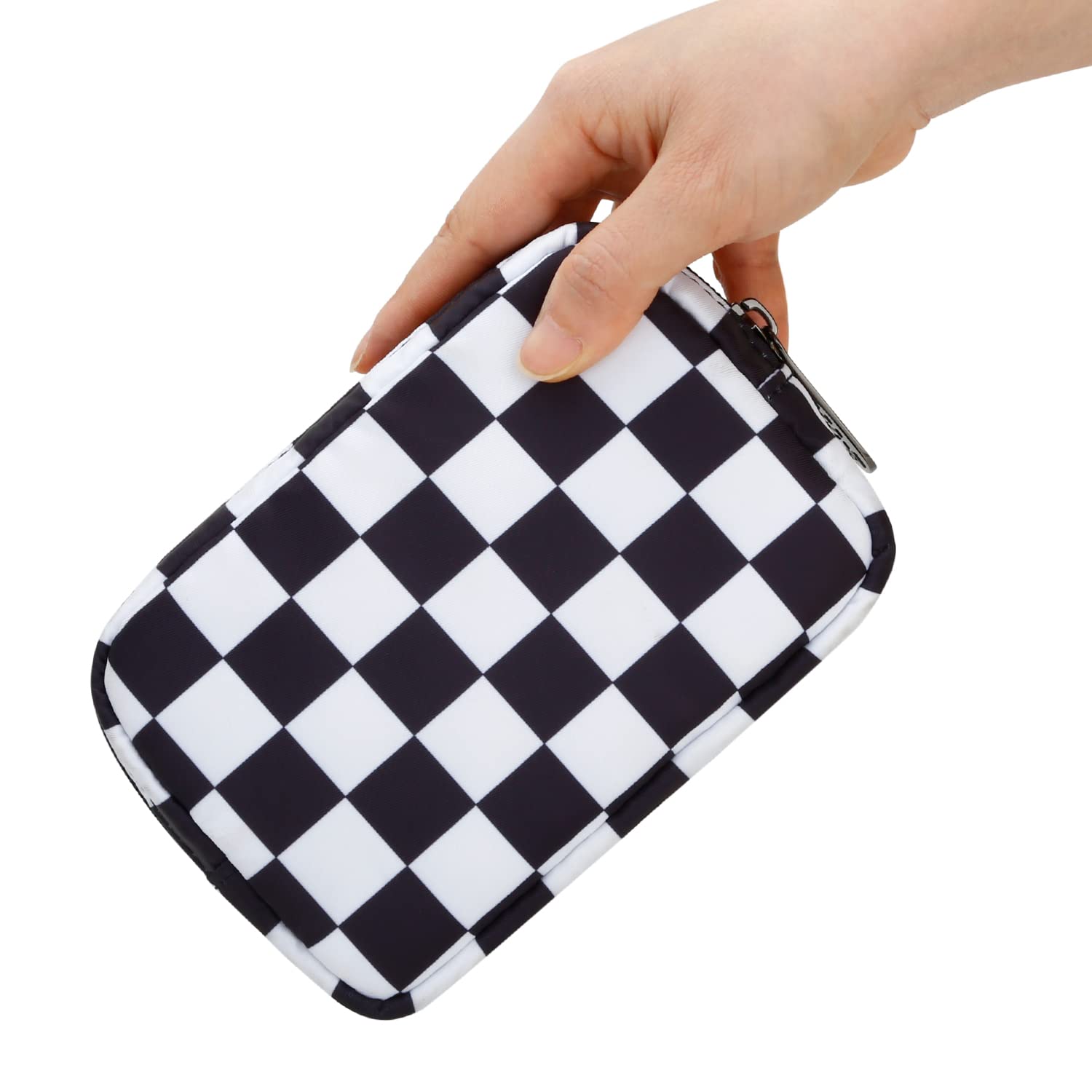 E-Tree checkered pouch close up zipper detail and durability