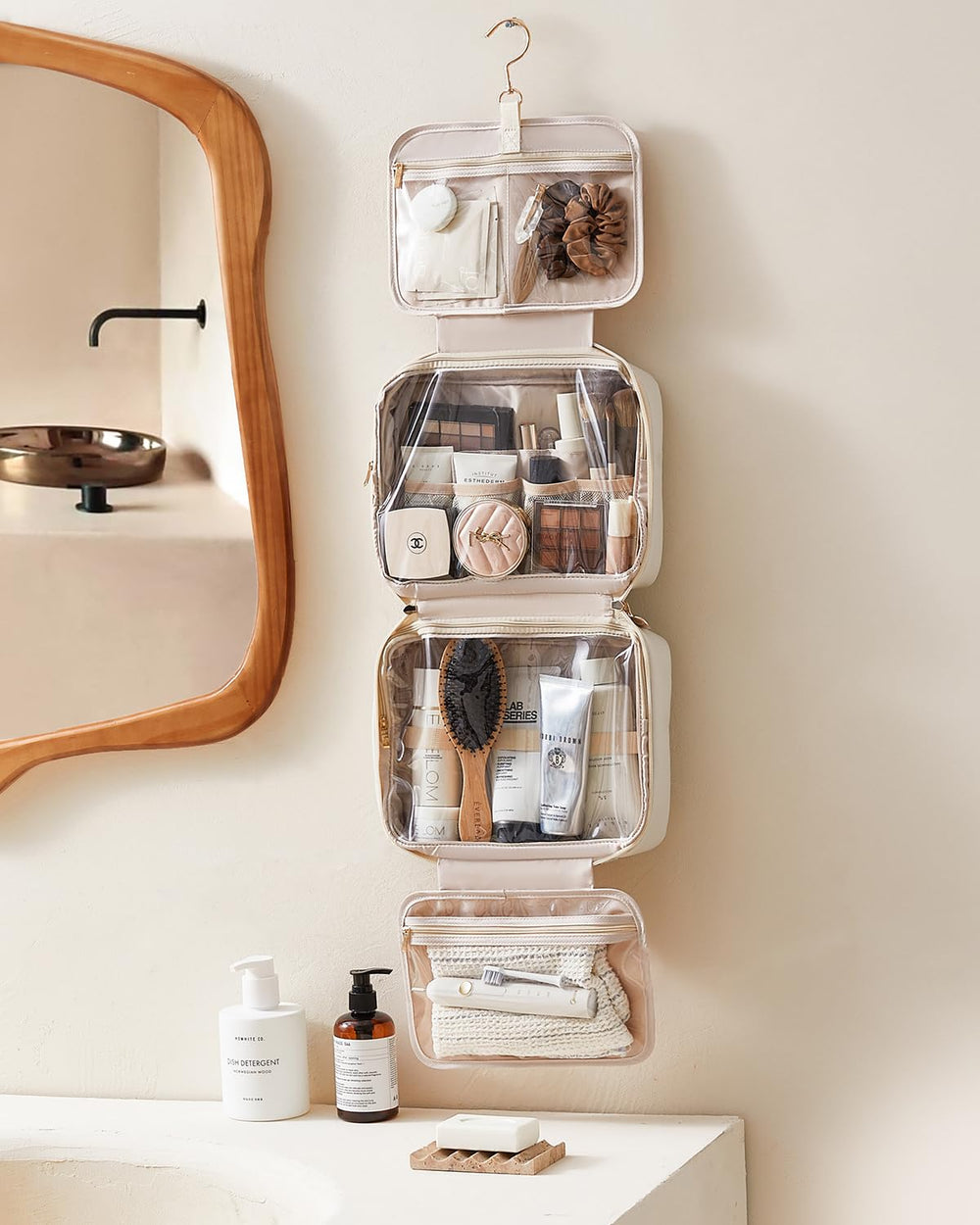 EACHY Toiletry Bag's rolled size saves luggage space.