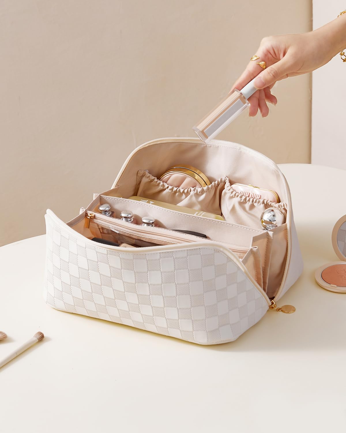 EACHY Travel Makeup Bag durable lining supports daily travel.