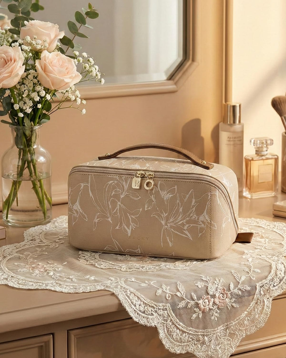 EACHY Travel Makeup Bag packaging uses inflatable padding to prevent creases on arrival