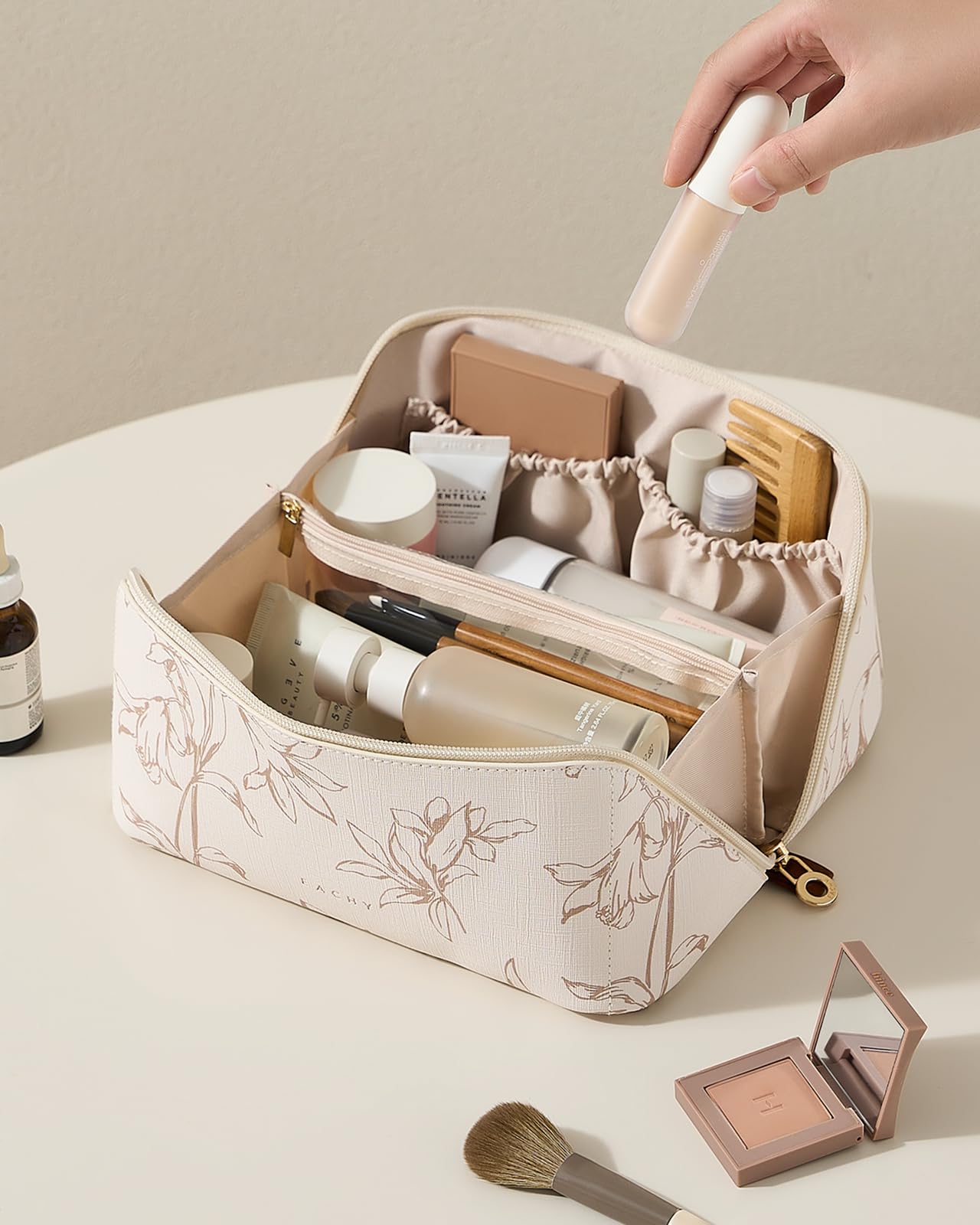 Eachy Travel Makeup Bag protective inflatable packaging preserves shape