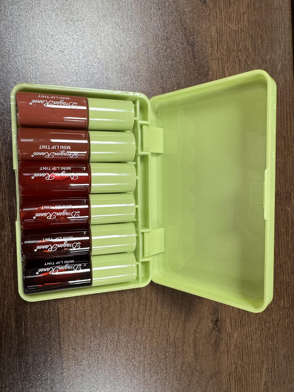 Eakroo lip tint velvet-matte finish on lips with hydrated feel