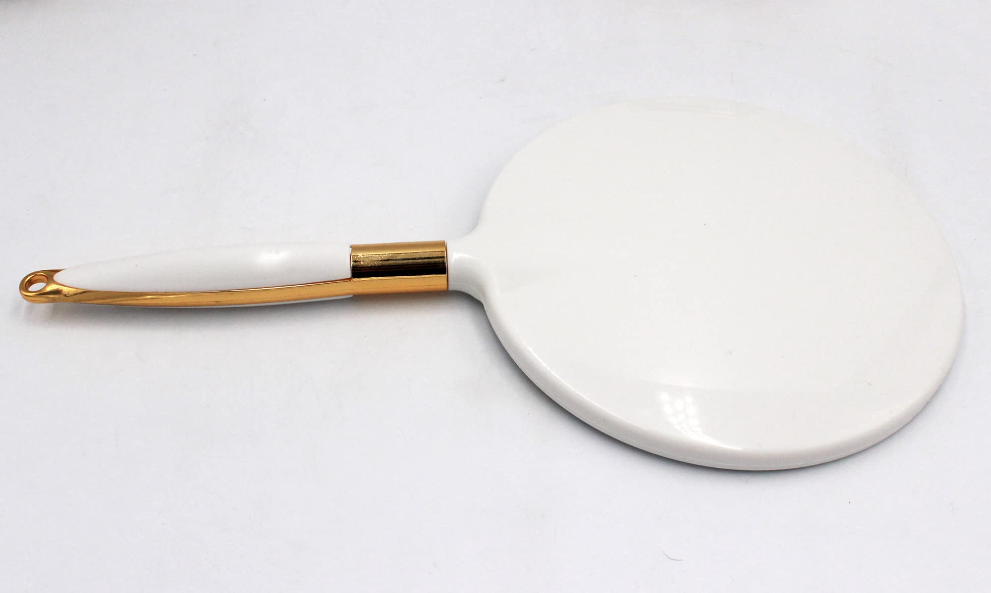 Eaoundm Round Hand Mirror lightweight 7.2-ounce design for on-the-go grooming.