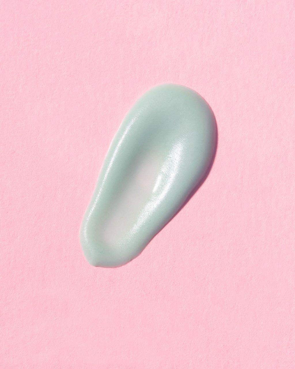 Earth Harbor AQUA AURA apply motion demonstrates gentle patting to awaken tired eyes.