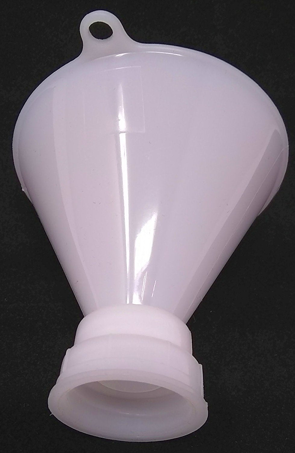 Earth's Essentials shampoo-dispensing bottle fits daily shower routines.