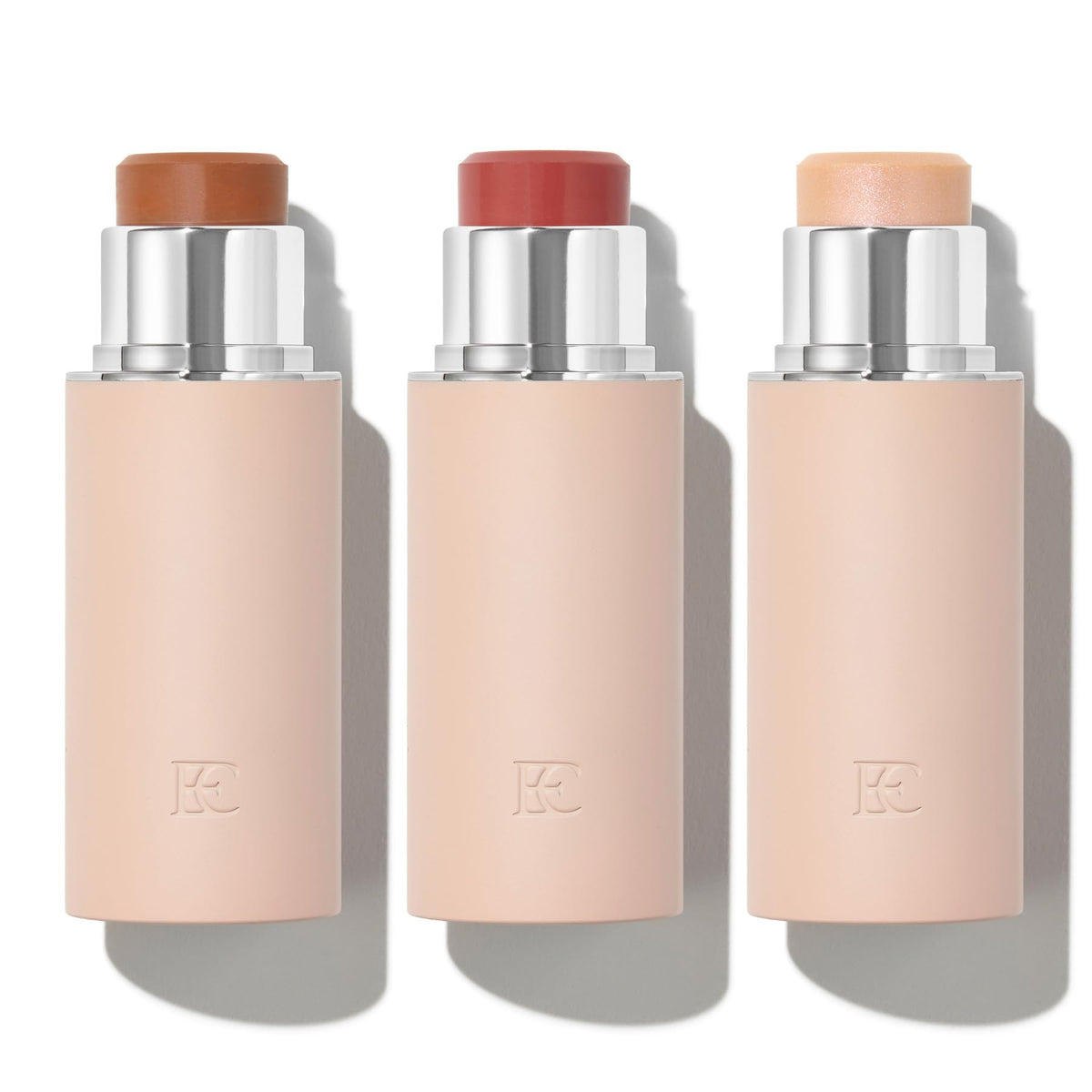 EarthsCure Glow Trio packaging front view; compact and TSA-friendly for on-the-go radiance.