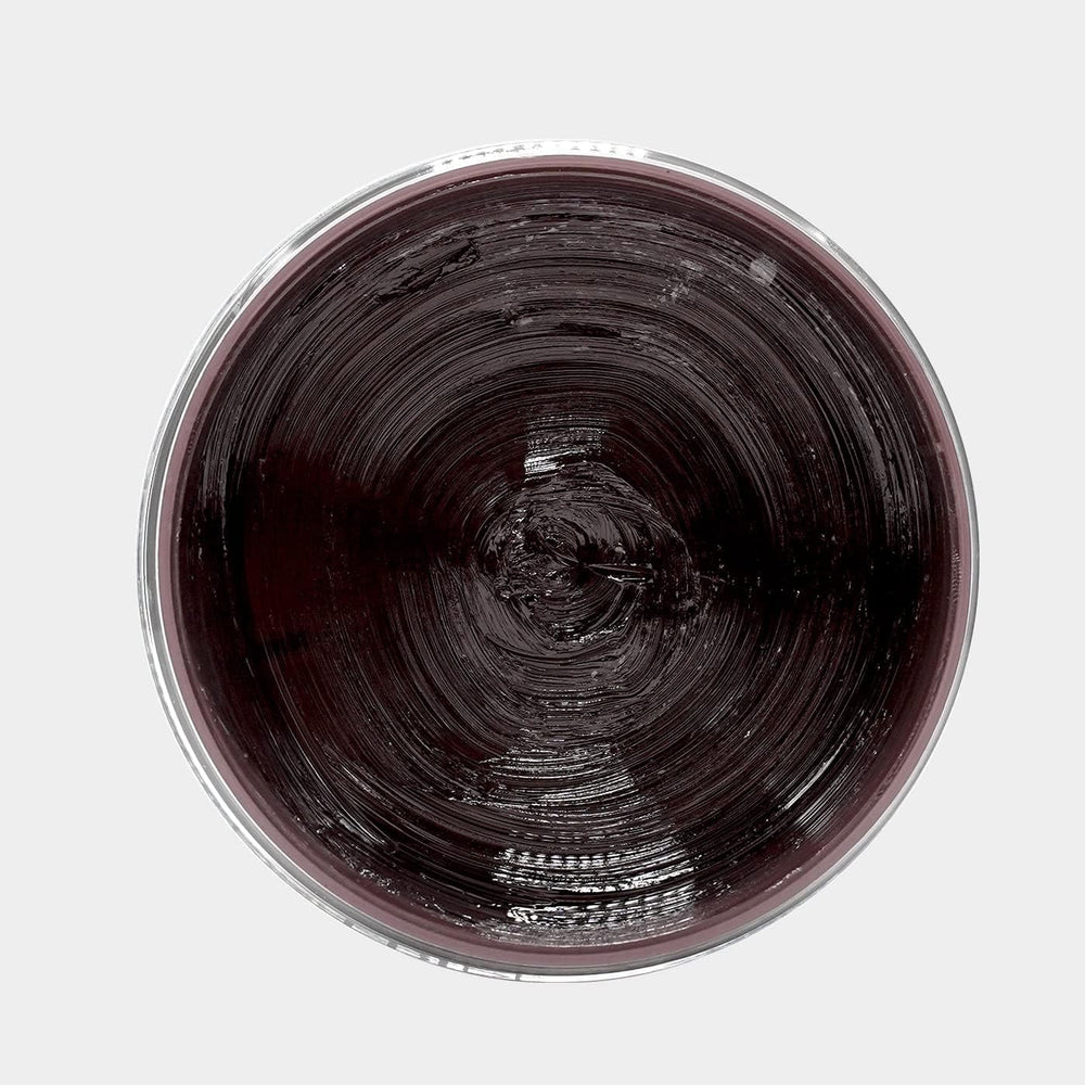 EBIN NEW YORK edge tamer no-flake formula keeps style clean.