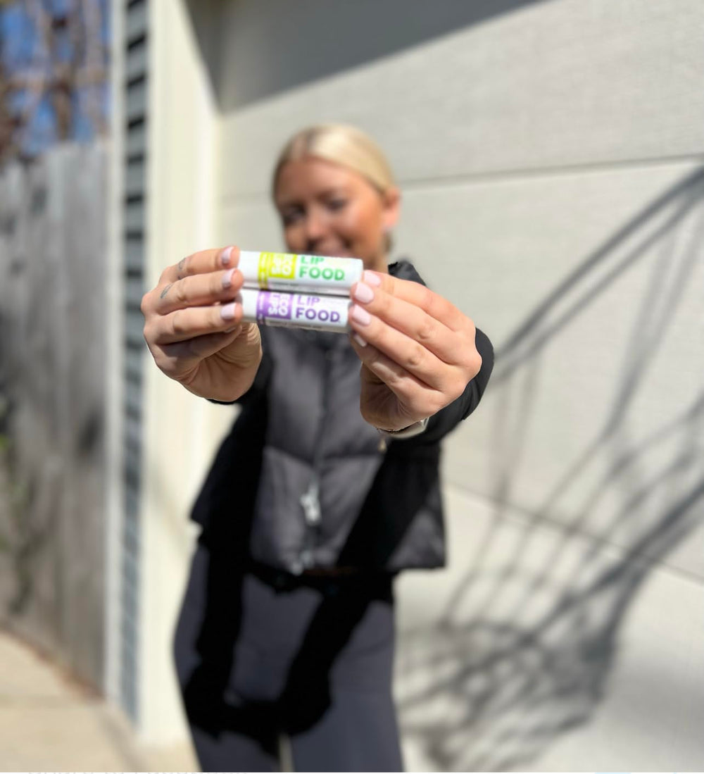 Eco Lips Lip Food outdoor-use scene highlights protection during daily activities.