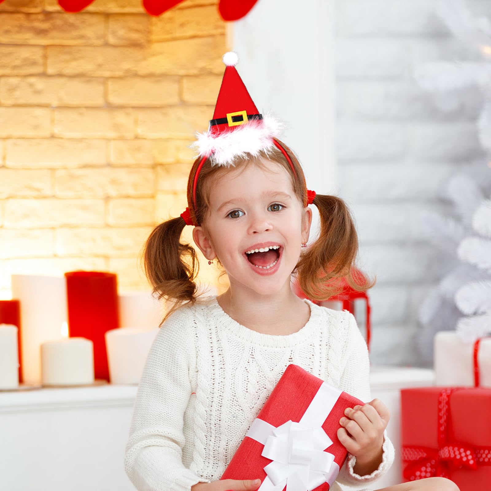Ecuupas Christmas headband white fluffy top delivers soft, playful flair.