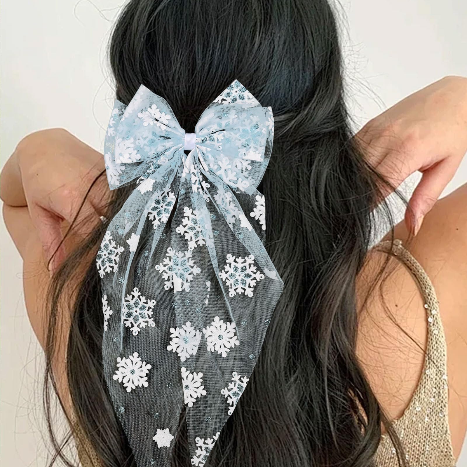 Ecuupas baby girl snowflake clip adds cute seasonal charm