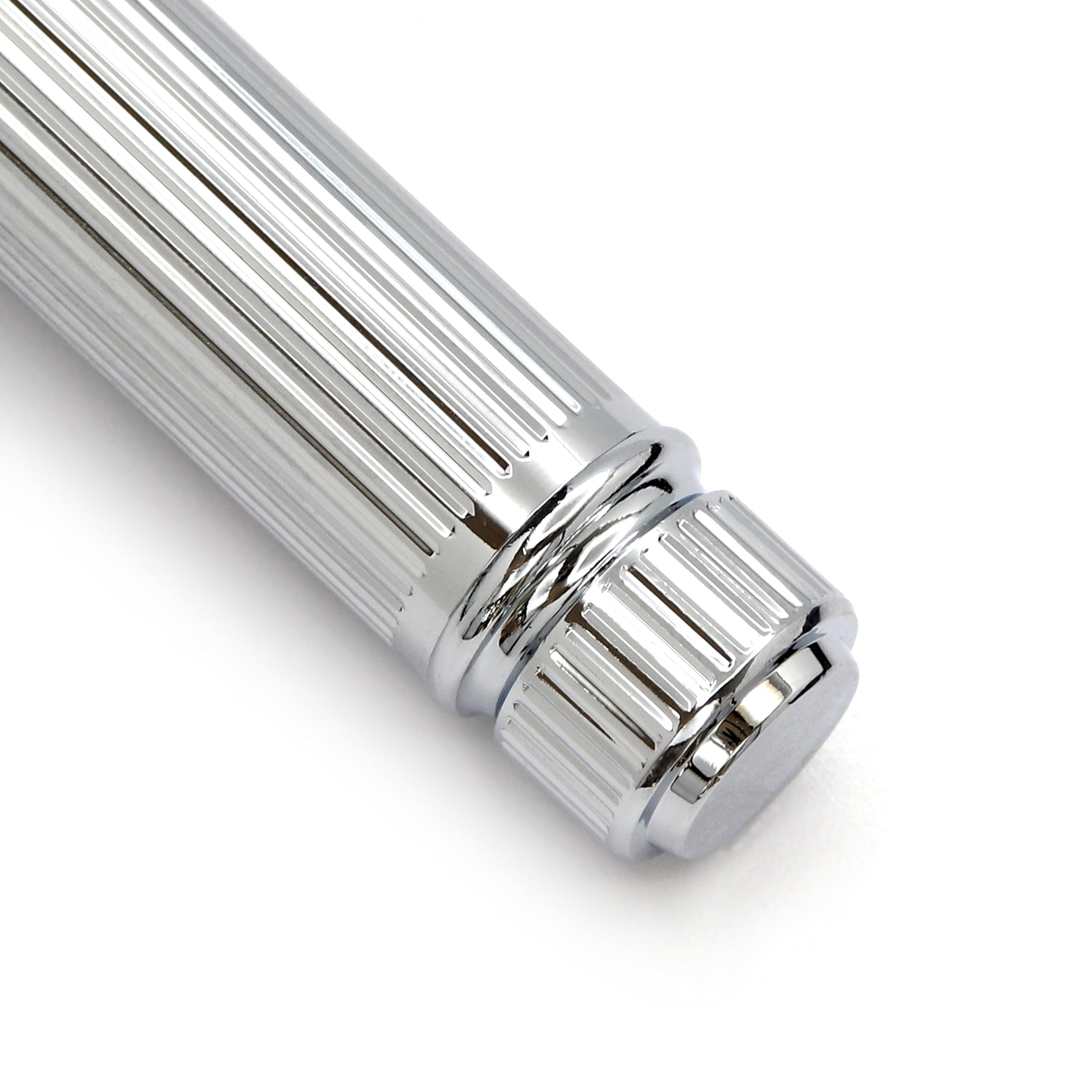 Edwin Jagger DE89LBLAMZ brass machined detail highlights premium craftsmanship.