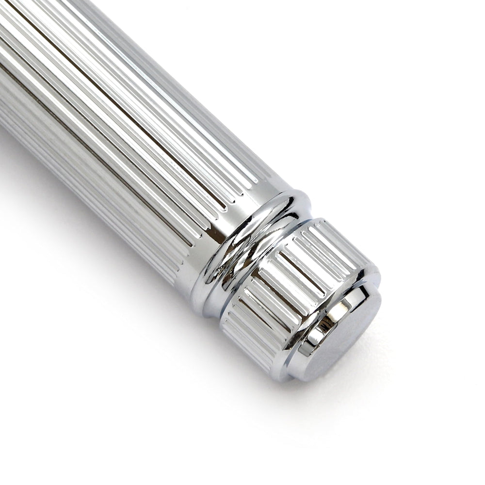 Edwin Jagger DE89LBLAMZ brass machined detail highlights premium craftsmanship.