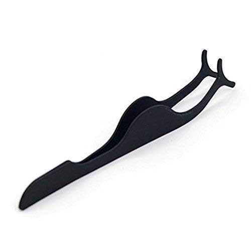 EIAKE compact lash tool in use enables precise placement during application.