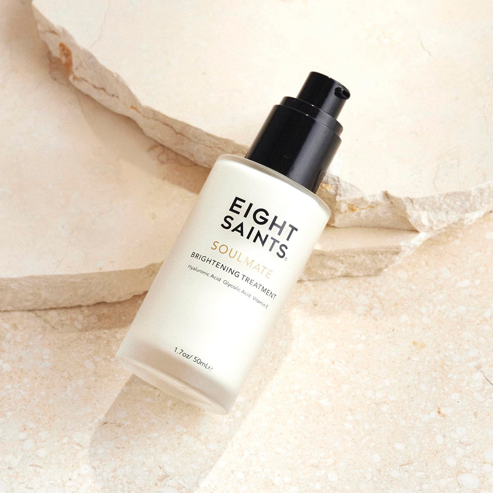 Eight Saints Soulmate hyaluronic acid glow highlights deep hydration and plumpness.