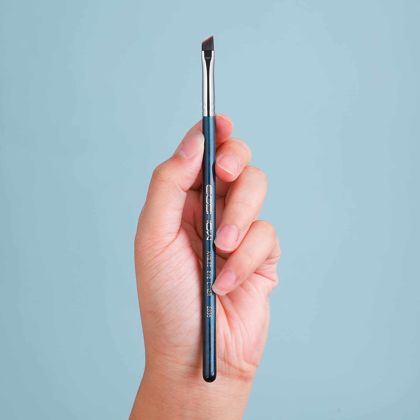 EIGSHOW Eyeliner Brush Handmade handle for comfortable grip during application