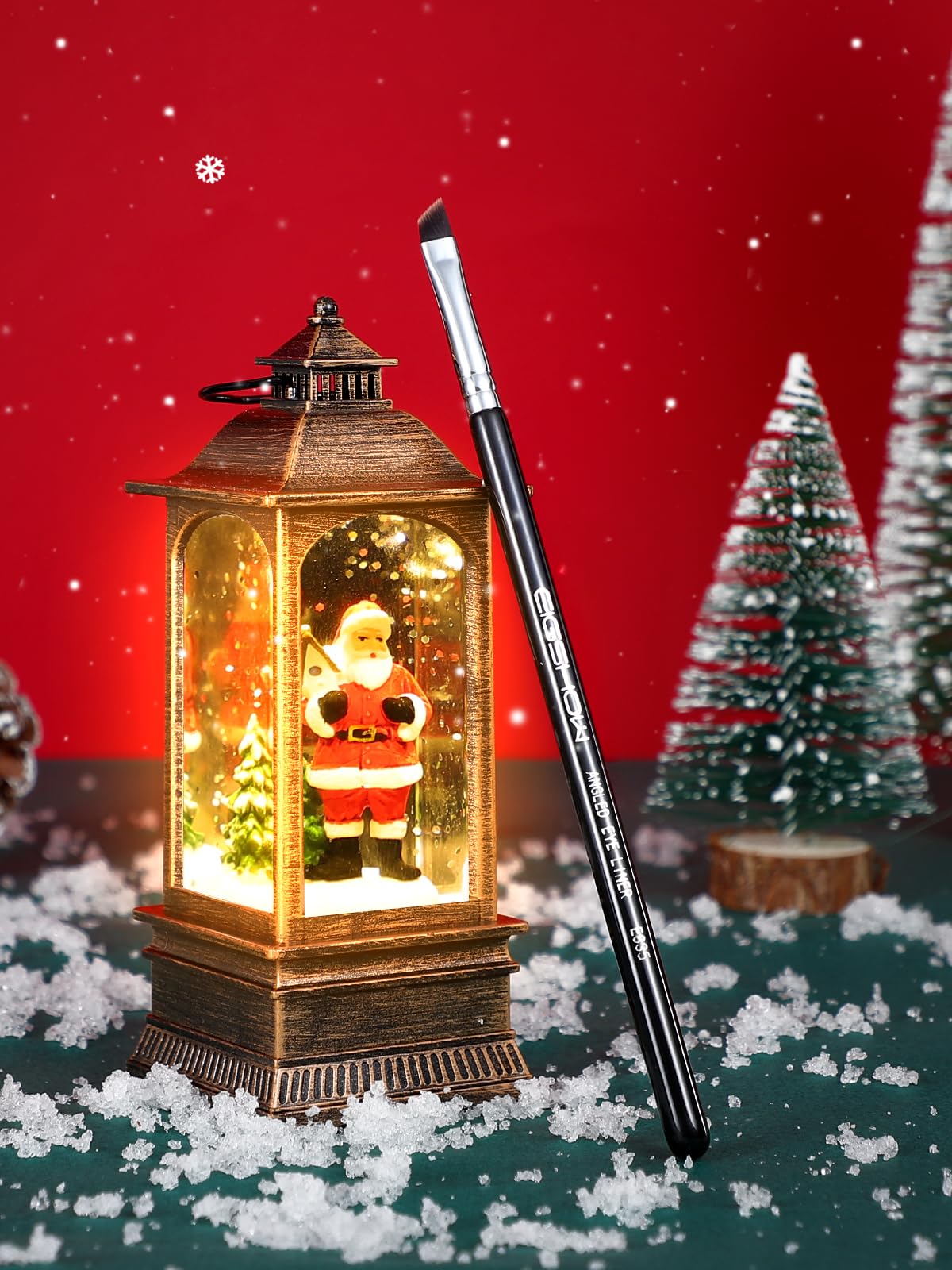 EIGSHOW Eyeliner Brush soft grip handle supports steady makeup application.