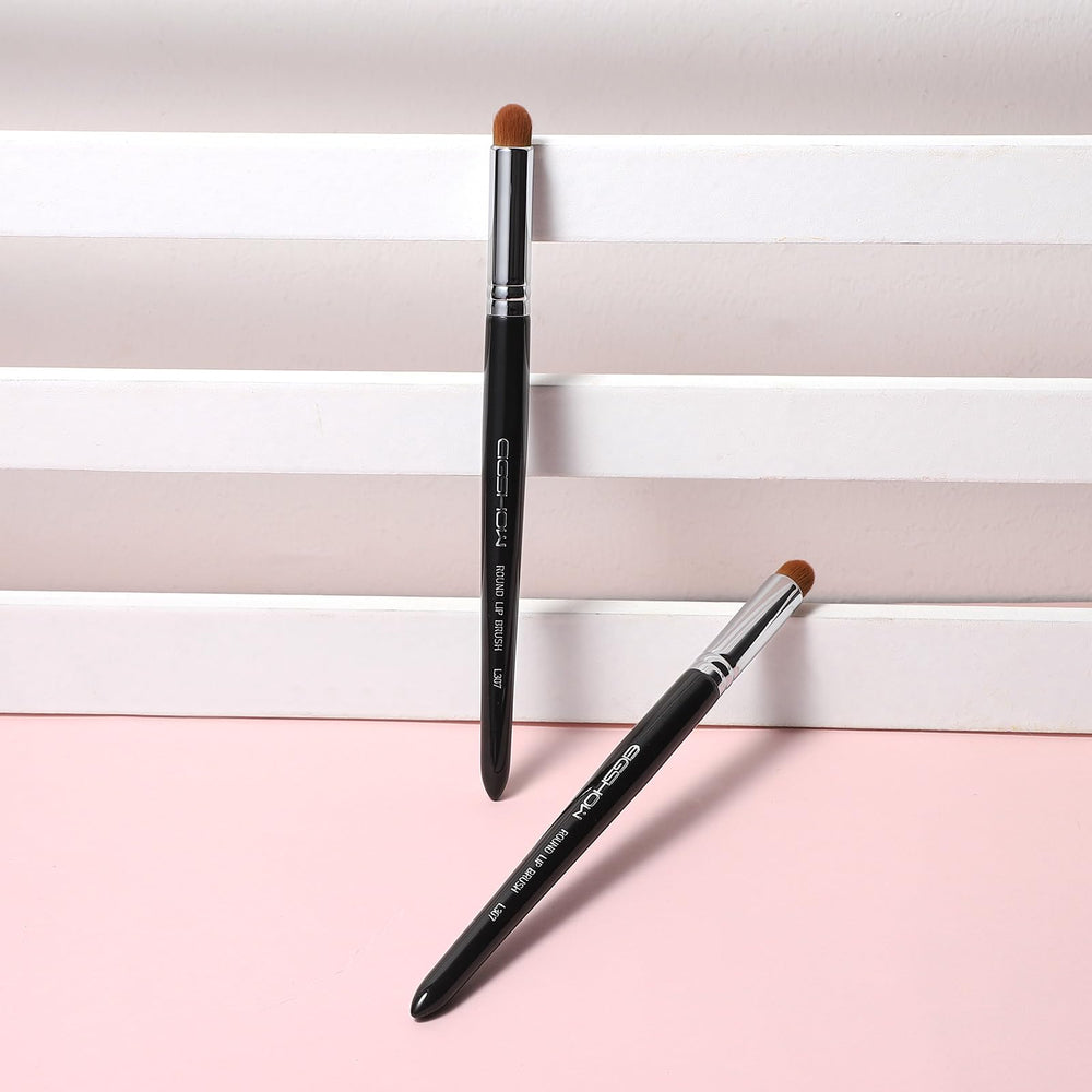 EIGSHOW Lip Brush travel-friendly design fits in your makeup bag for on-the-go touch-ups