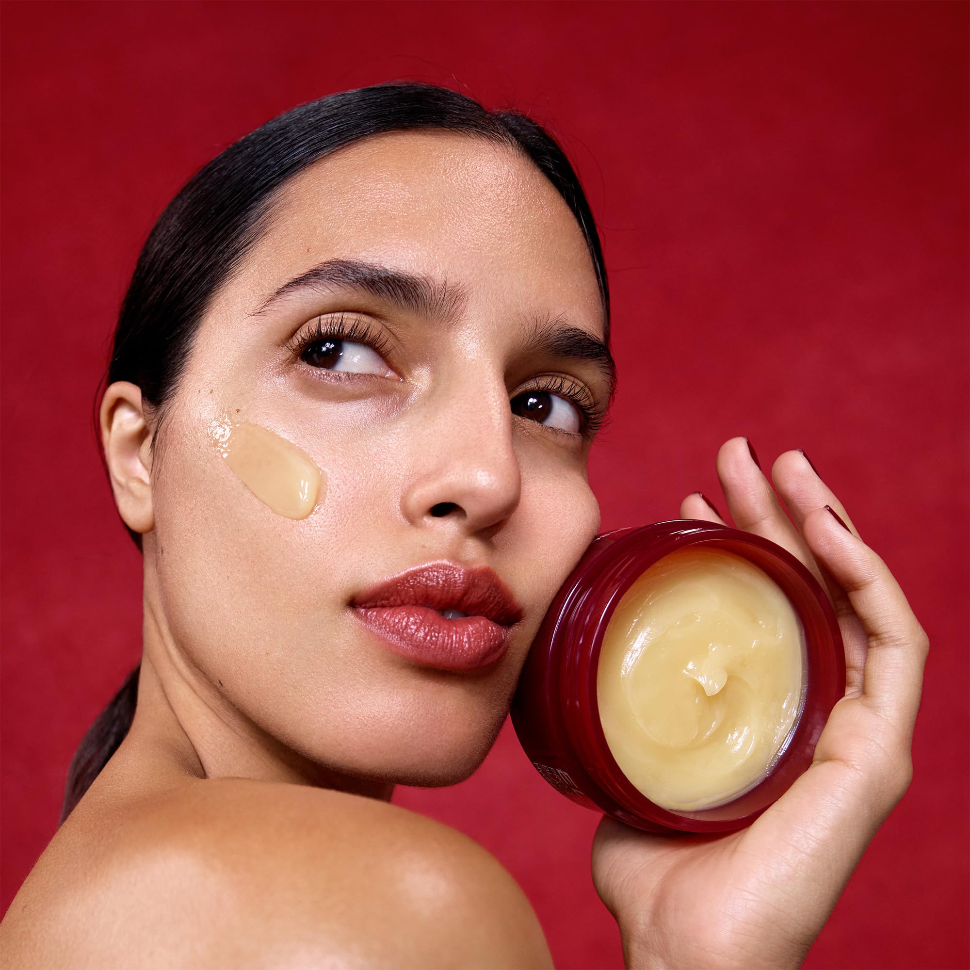 Ingredient blend including Optimega and Starflower oils for nourishing cleansing.