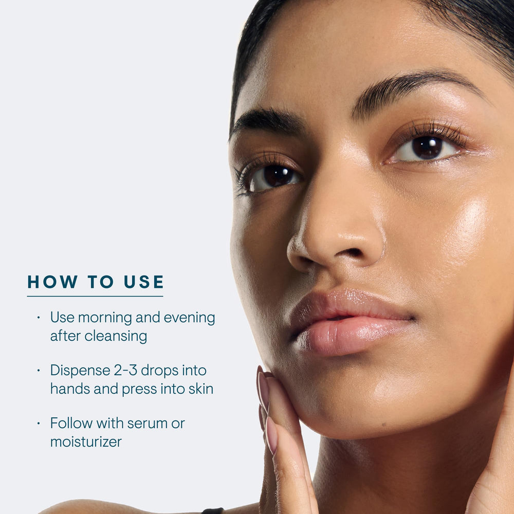 ELEMIS Pro-Collagen Marine Moisture Essence swirls reveal lightweight texture