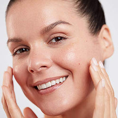 Dispensing pump demonstrates easy application of ELEMIS oil for targeted hydration