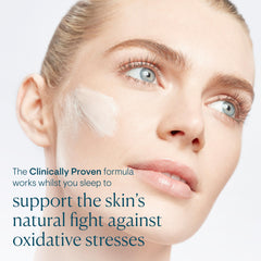 ELEMIS Ultra Smart Night Genius jar dispense demonstrating easy nighttime application.