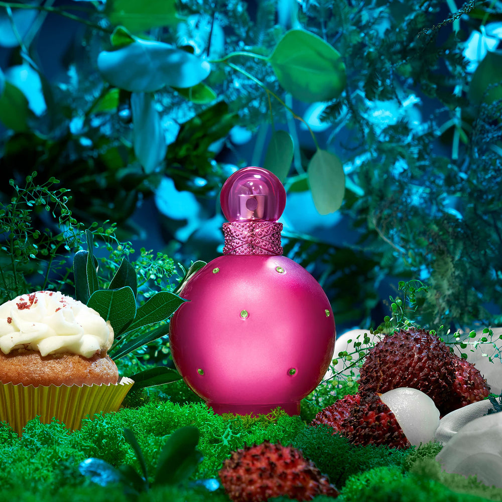 Elizabeth Arden Britney Spears Fantasy kiwi and quince create a tropical fruit blend.
