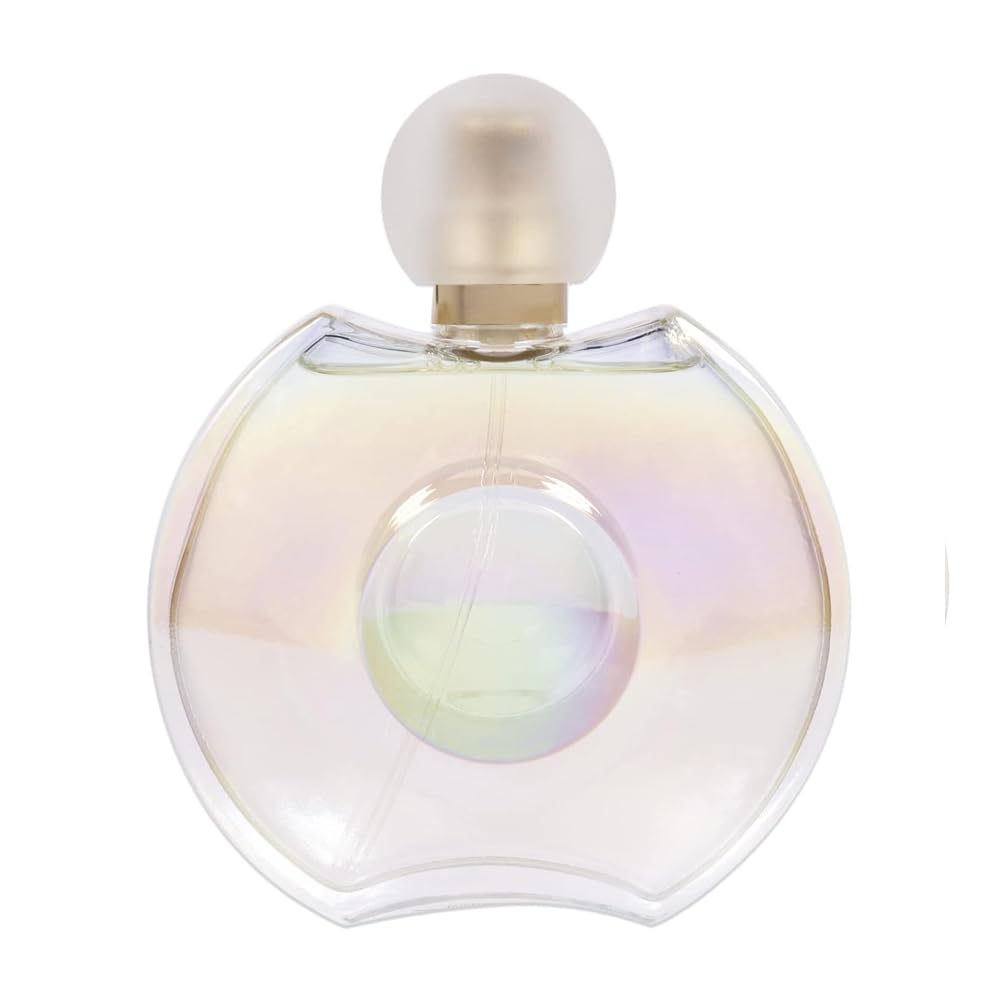 Forever Elizabeth spray on wrist demonstrates easy, everyday sophistication.