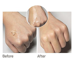 Elizavecca Green Piggy 50% Collagen Cream dispense action demonstrates controlled, smooth application.