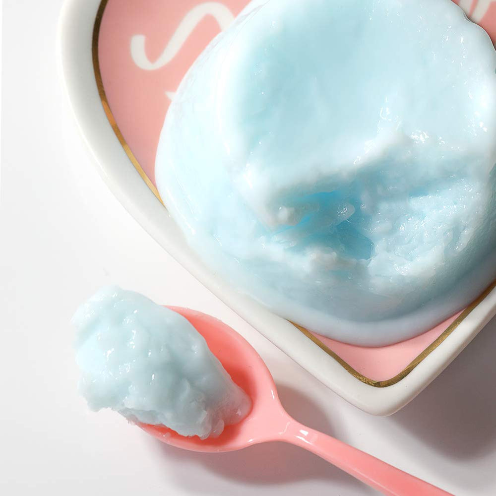 Elizavecca Moisture Hyaluronic Acid Memory Cream moisturization close-up highlights high hyaluronic acid content.