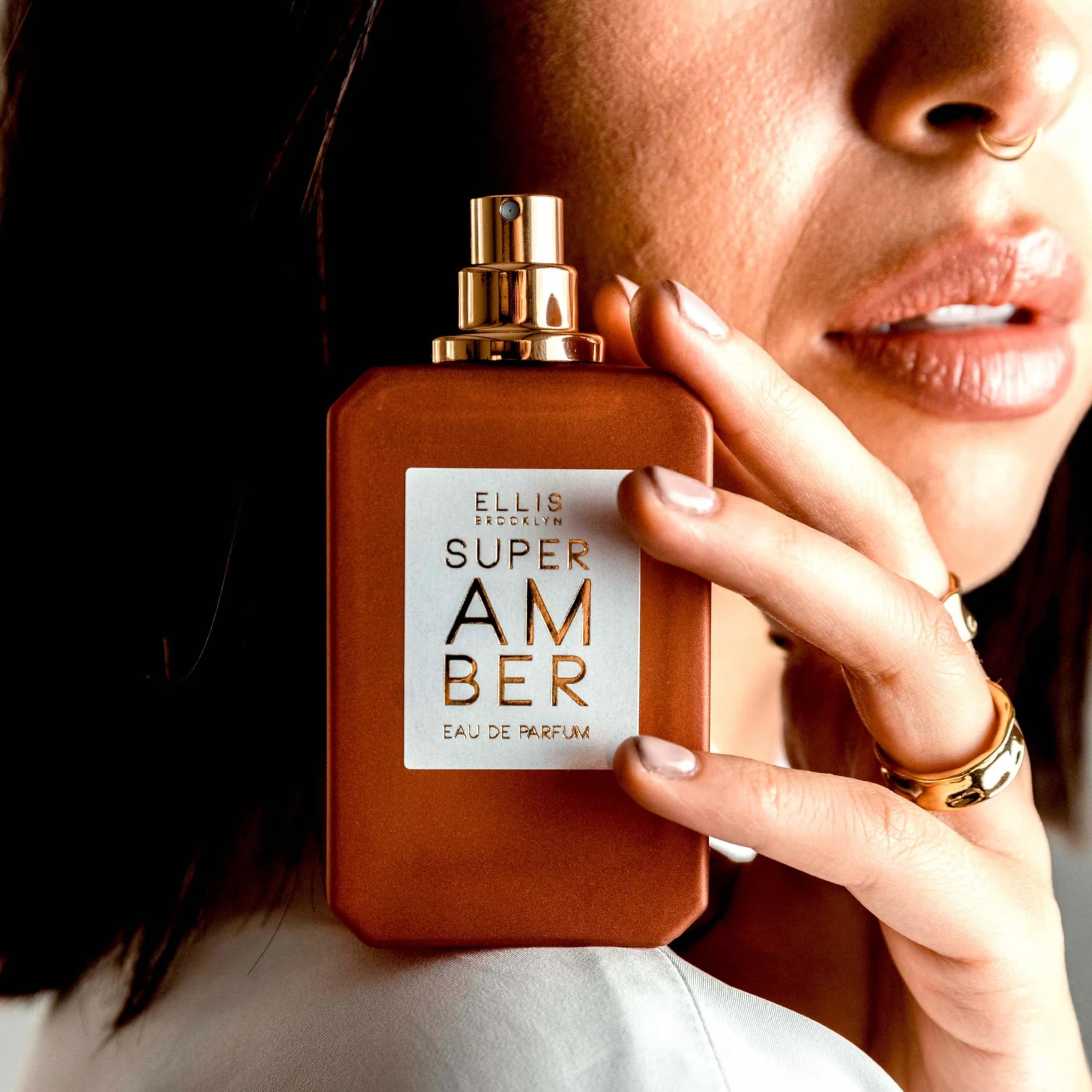 Ellis Brooklyn Super Amber recyclable glass bottle with biodegradable cap.