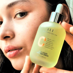 ELT Vita Youth Serum fullerenes close-up emphasizes shielding against environmental stressors