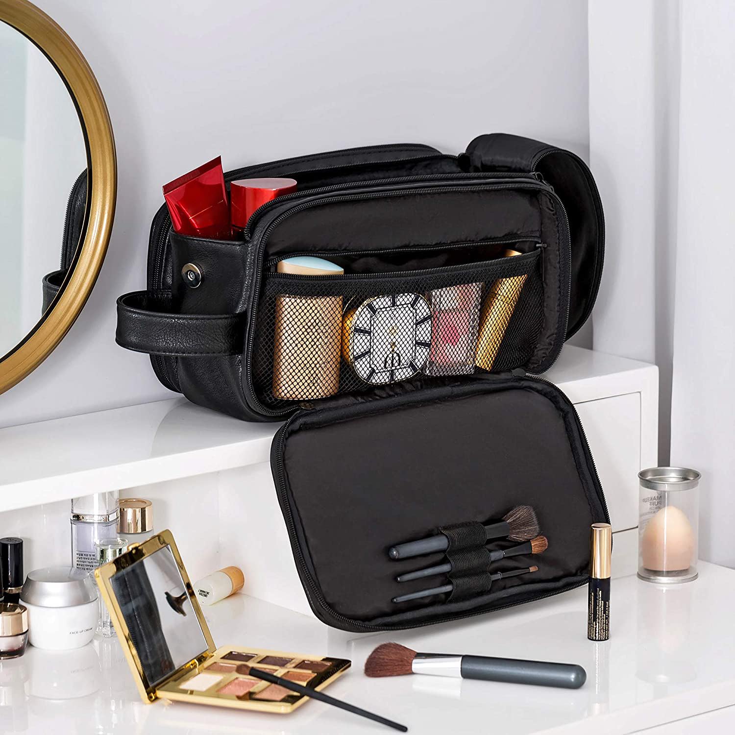 Elviros Toiletry Bag durable seams focus on long-lasting performance.