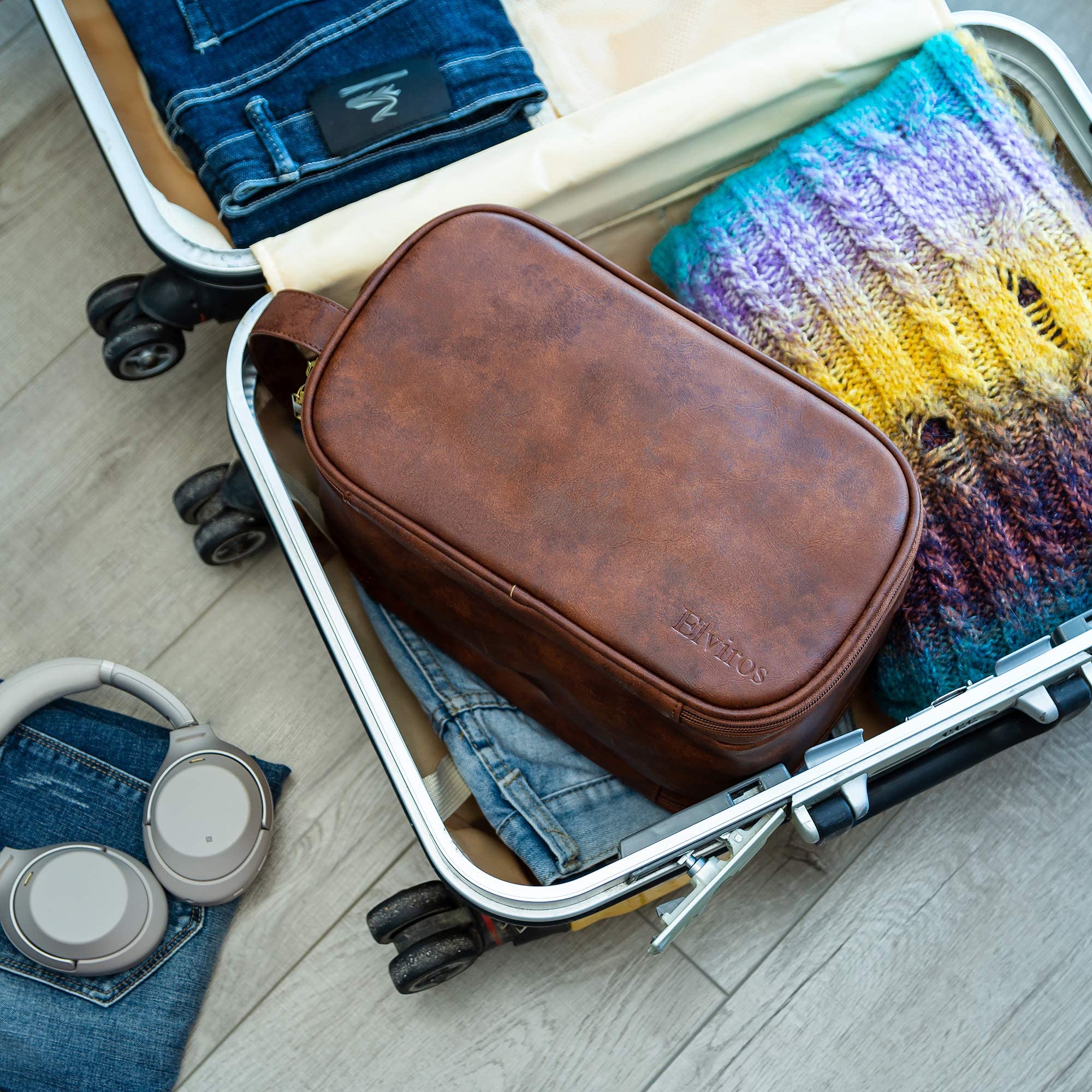 Elviros Toiletry Bag travel-use design maximizes packing efficiency.