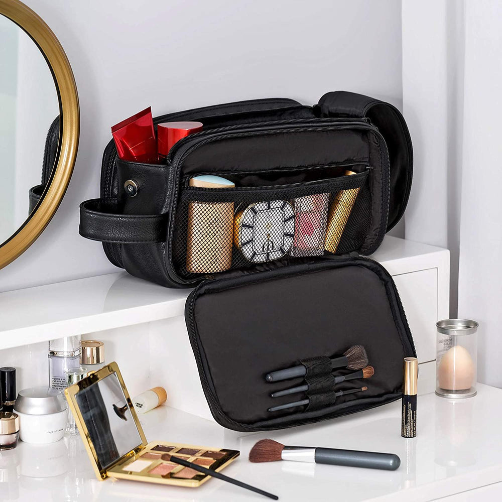 Elviros travel toiletry bag easy-clean design simplifies maintenance.