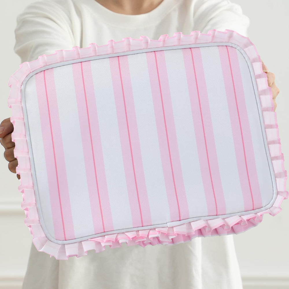 Embrunioice gift-ready-makeup-bag makes a thoughtful present.