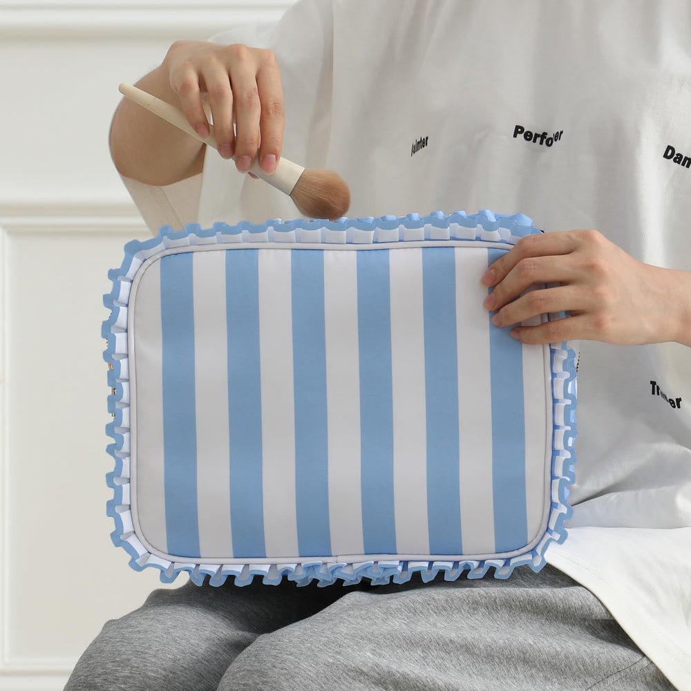 EMBRUNIOICE Nylon texture closeup suggests durable everyday use.