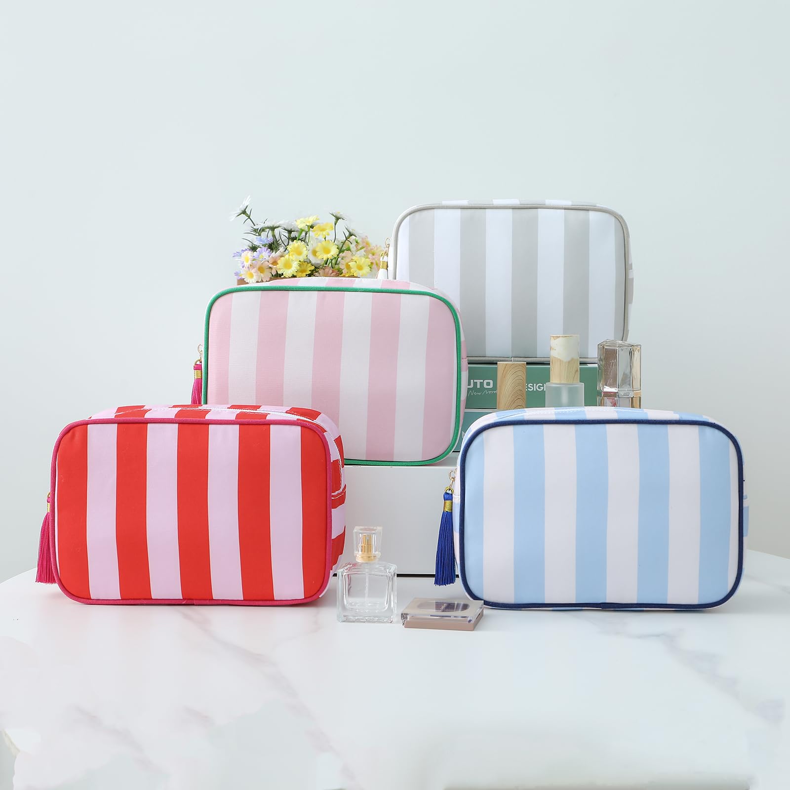 EMBRUNIOICE Stripe makeup bag gift-ready presentation for travel lovers.