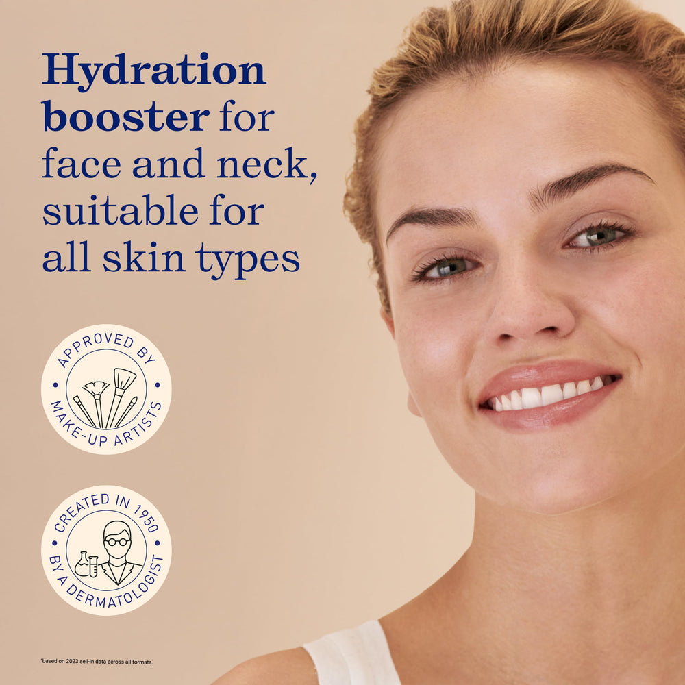 Embryolisse Hydra-Serum hand-application demonstrating fast-absorbing moisture.